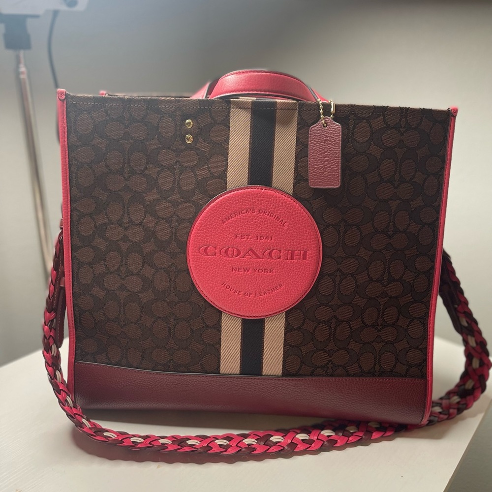 COACH Dempsey Extra Large Tote with adjustable shoulder strap